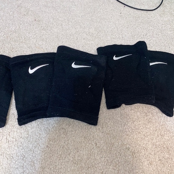 black volleyball knee pads - Picture 3 of 9